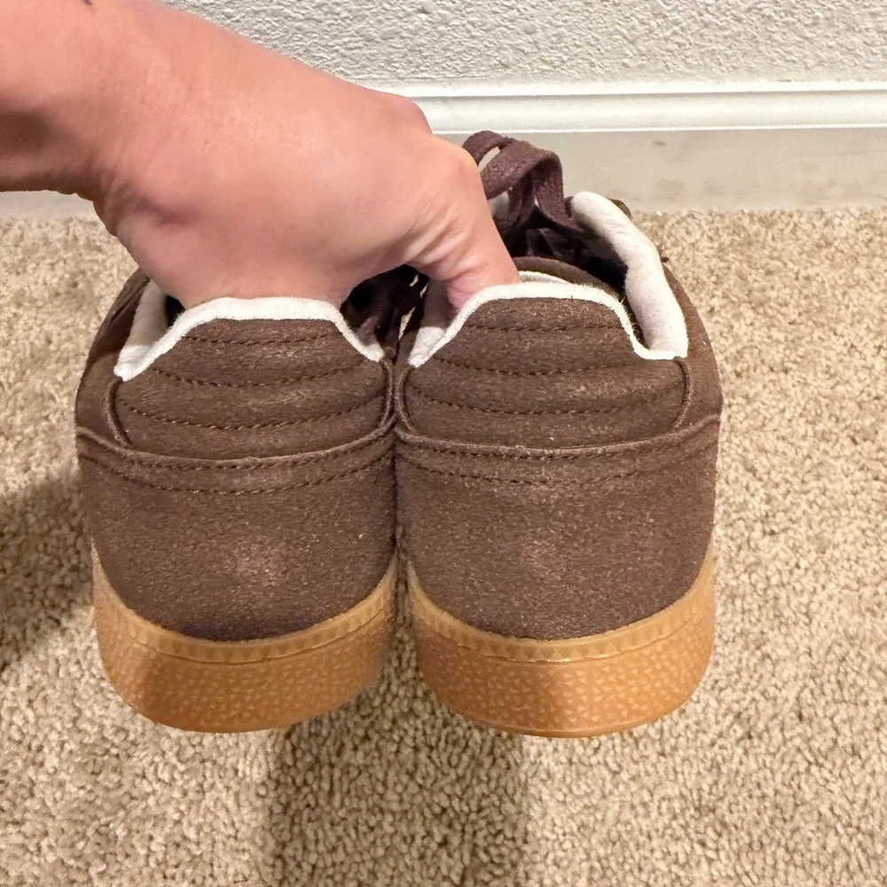 Women's Chocolate Suede Sneakers - Casual Comfort